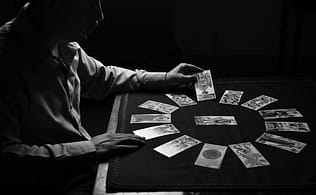 You have to know the best tarot reader
